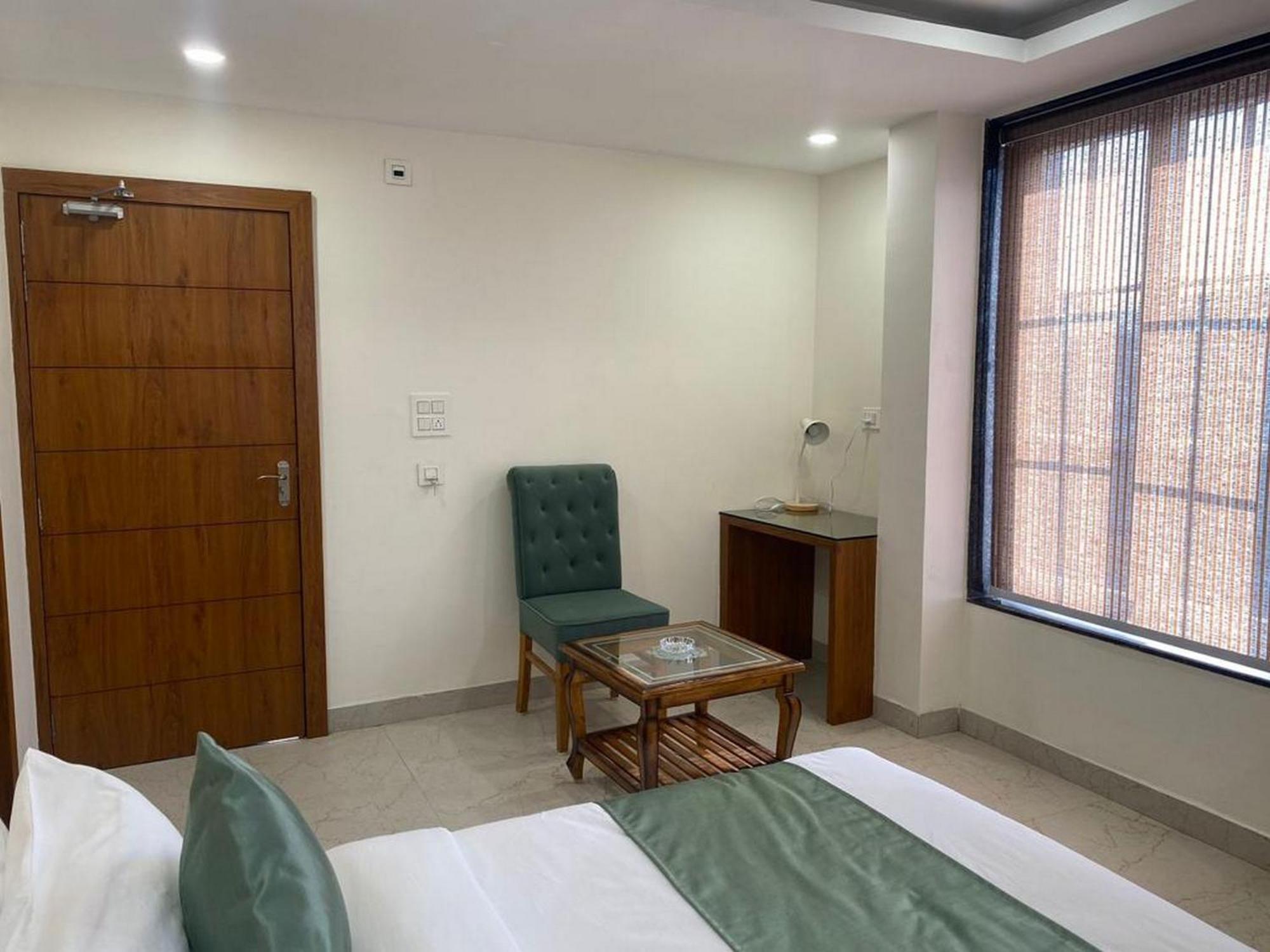 Hotel Eleven Heights Μποπάλ Εξωτερικό φωτογραφία