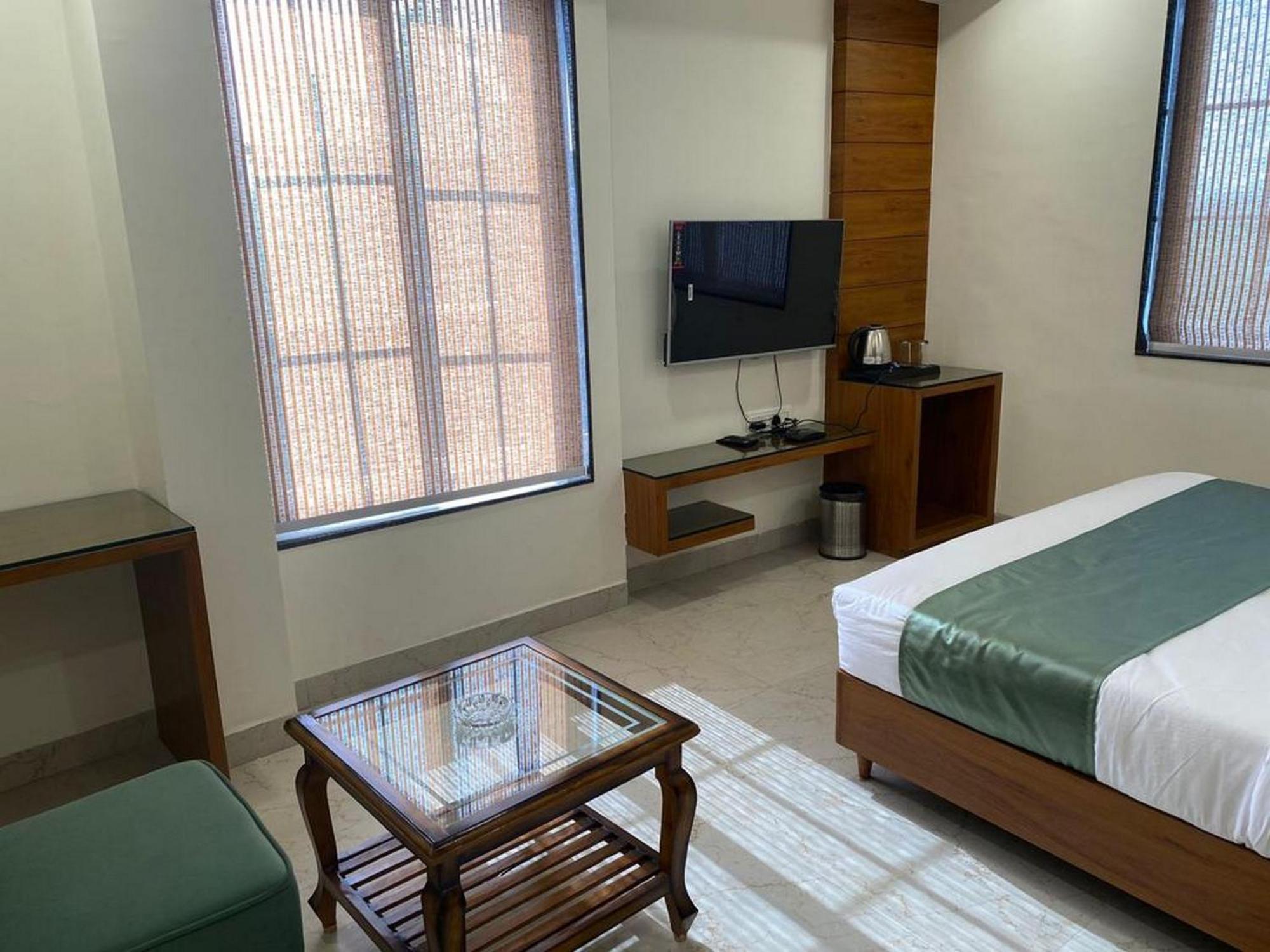 Hotel Eleven Heights Μποπάλ Εξωτερικό φωτογραφία