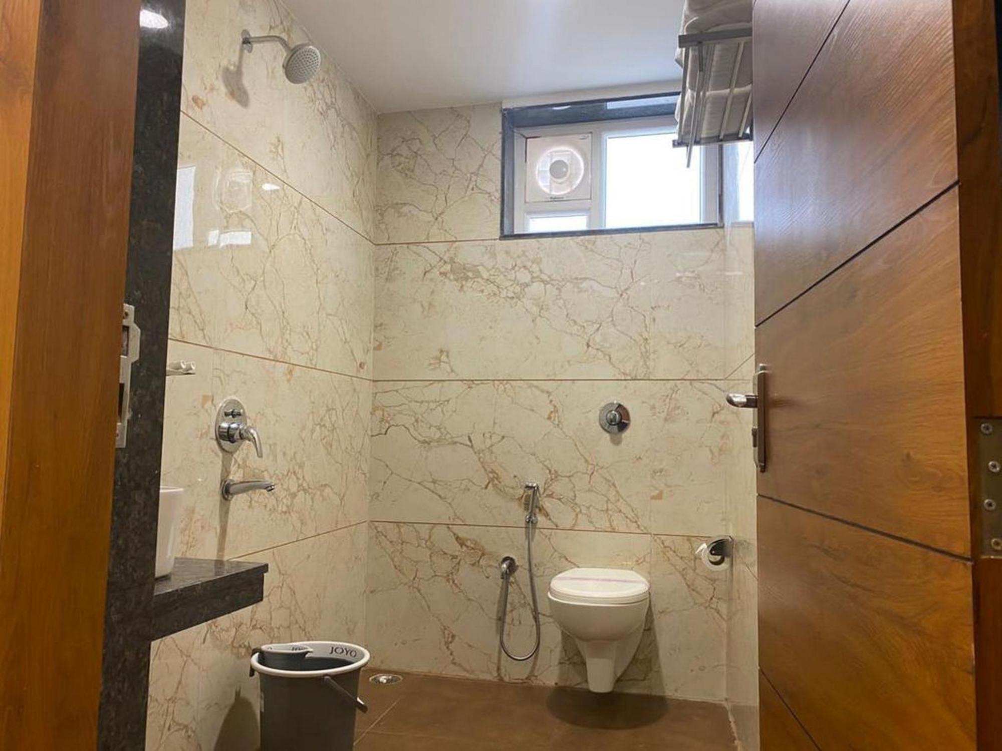 Hotel Eleven Heights Μποπάλ Εξωτερικό φωτογραφία