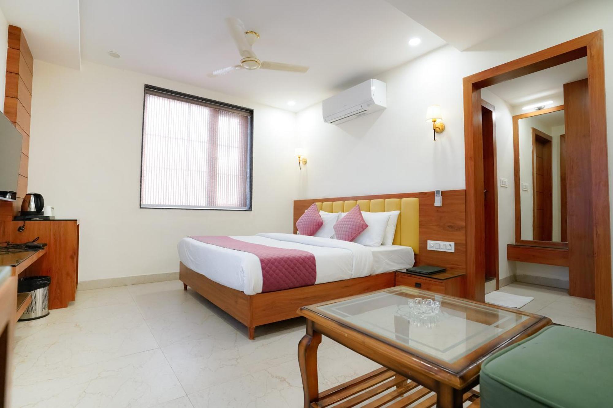 Hotel Eleven Heights Μποπάλ Εξωτερικό φωτογραφία