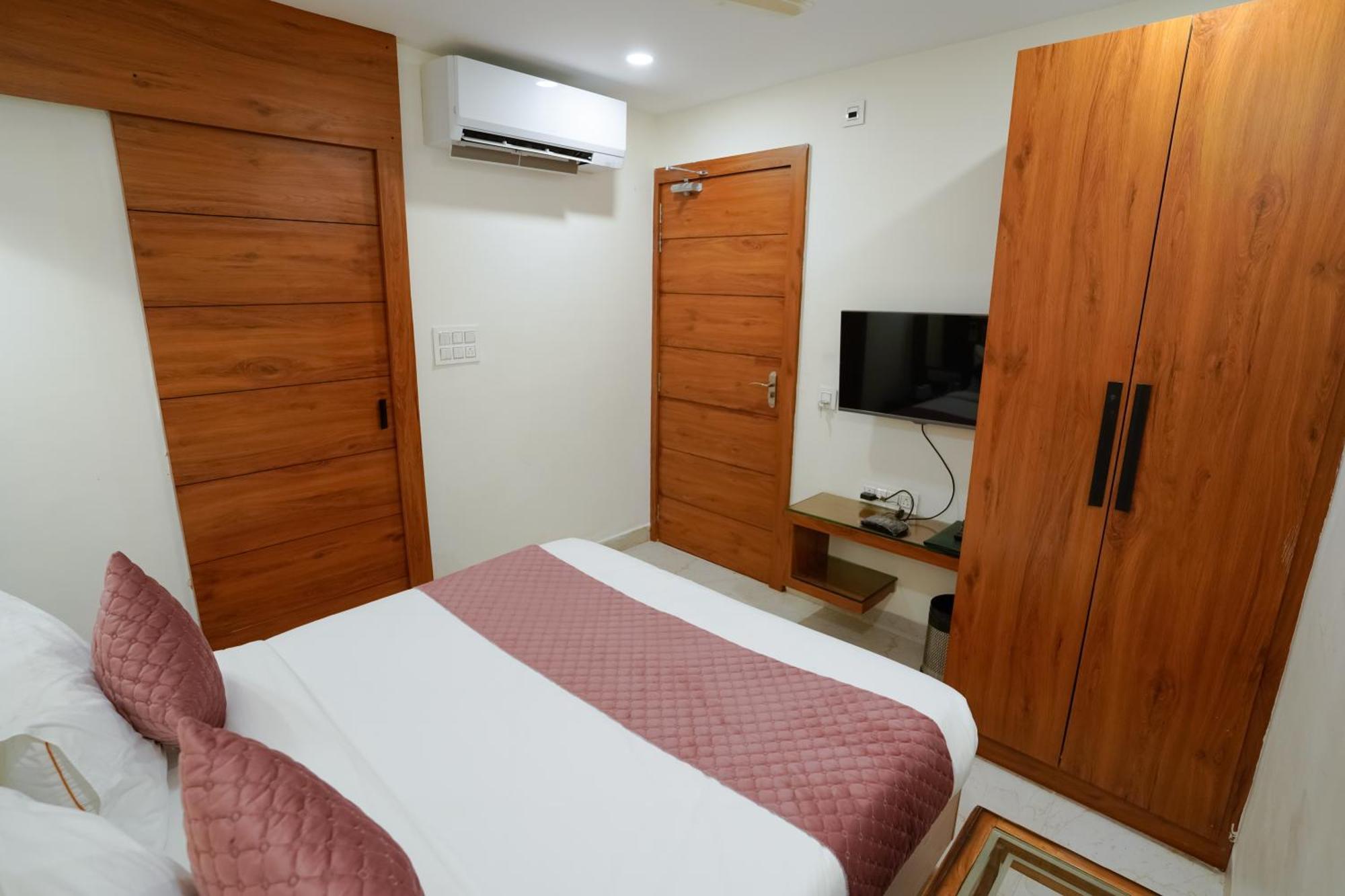 Hotel Eleven Heights Μποπάλ Εξωτερικό φωτογραφία