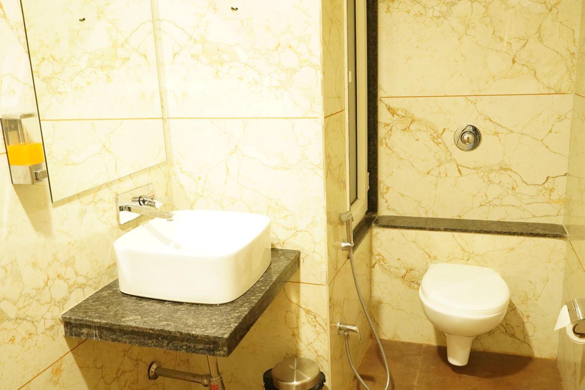 Hotel Eleven Heights Μποπάλ Εξωτερικό φωτογραφία