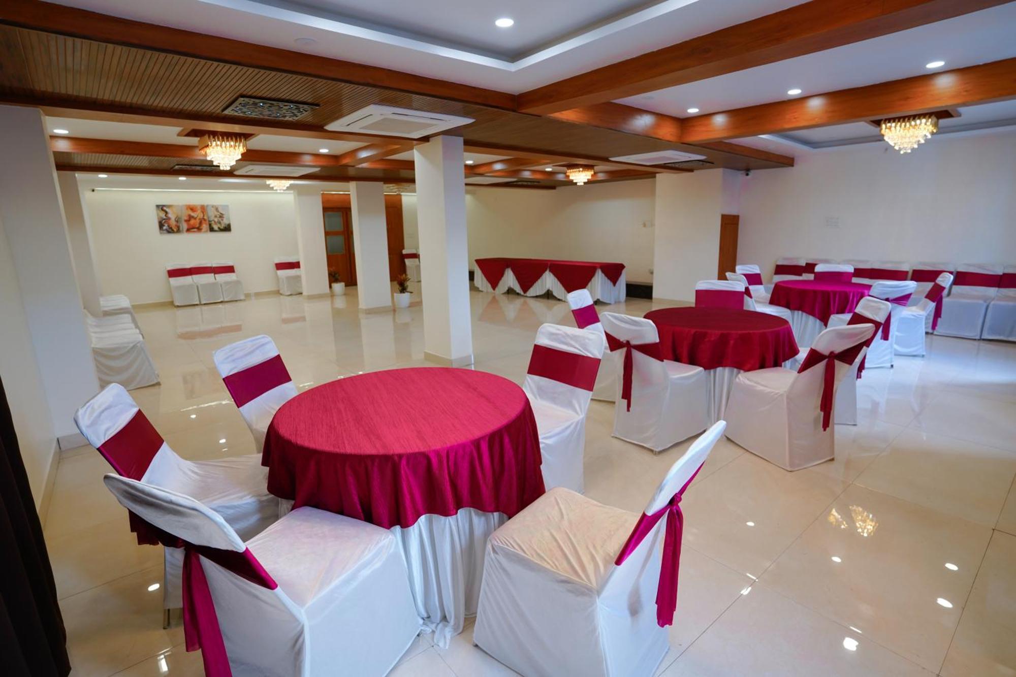 Hotel Eleven Heights Μποπάλ Εξωτερικό φωτογραφία