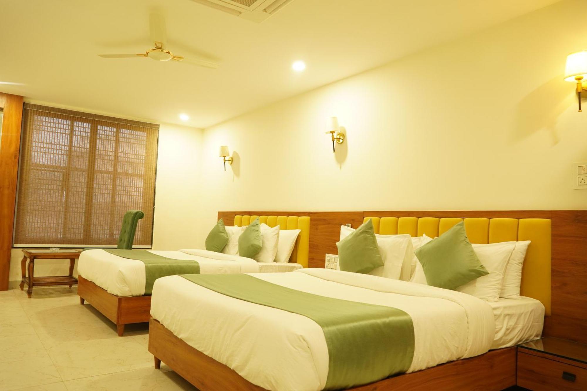 Hotel Eleven Heights Μποπάλ Εξωτερικό φωτογραφία