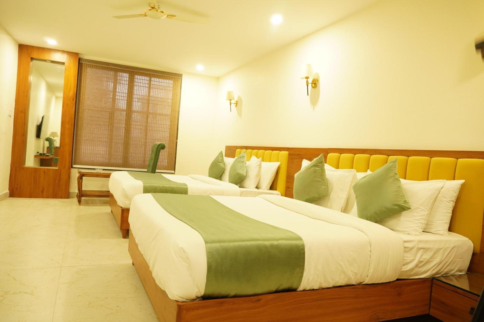 Hotel Eleven Heights Μποπάλ Εξωτερικό φωτογραφία