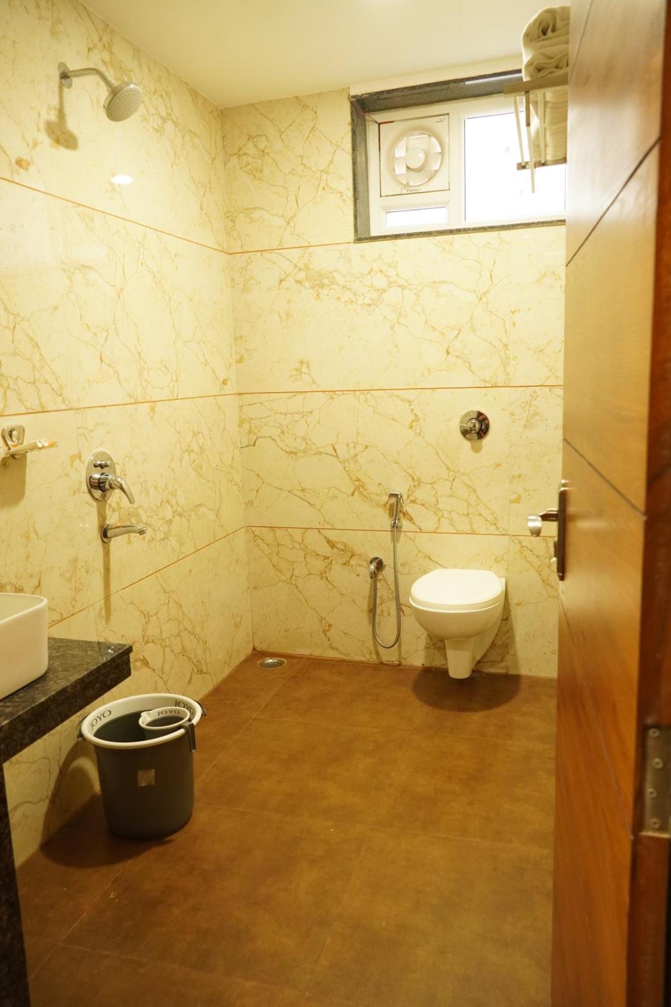 Hotel Eleven Heights Μποπάλ Εξωτερικό φωτογραφία