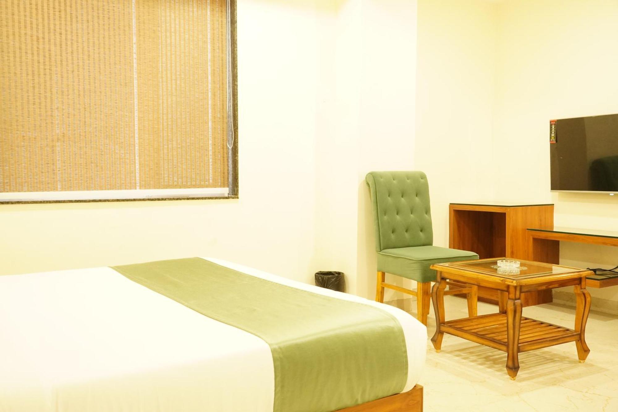 Hotel Eleven Heights Μποπάλ Εξωτερικό φωτογραφία