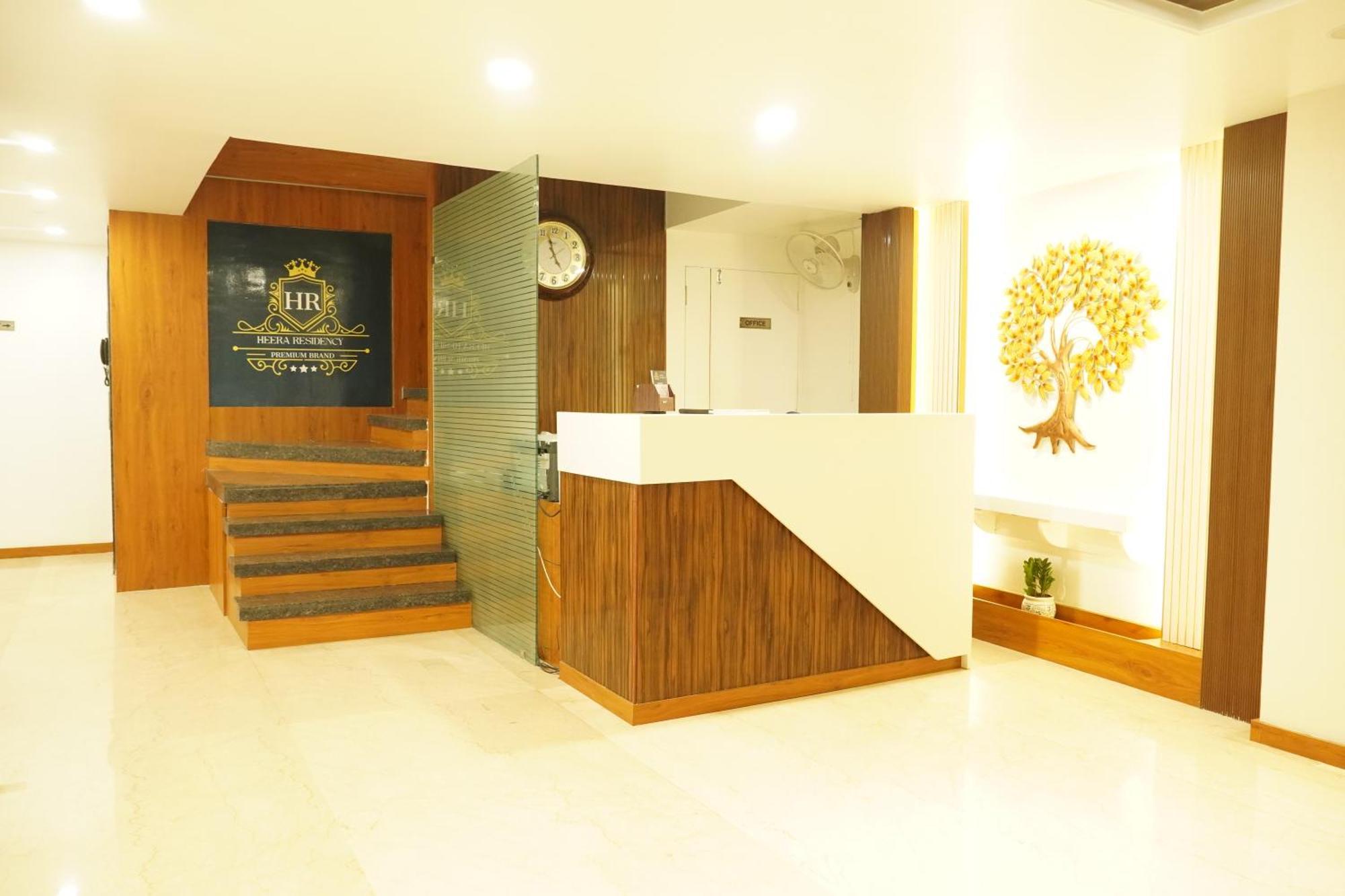 Hotel Eleven Heights Μποπάλ Εξωτερικό φωτογραφία